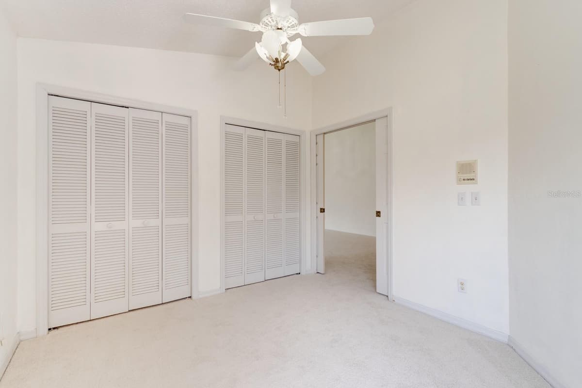 317 GLENBRIAR CIRCLE — photo 7 of 32