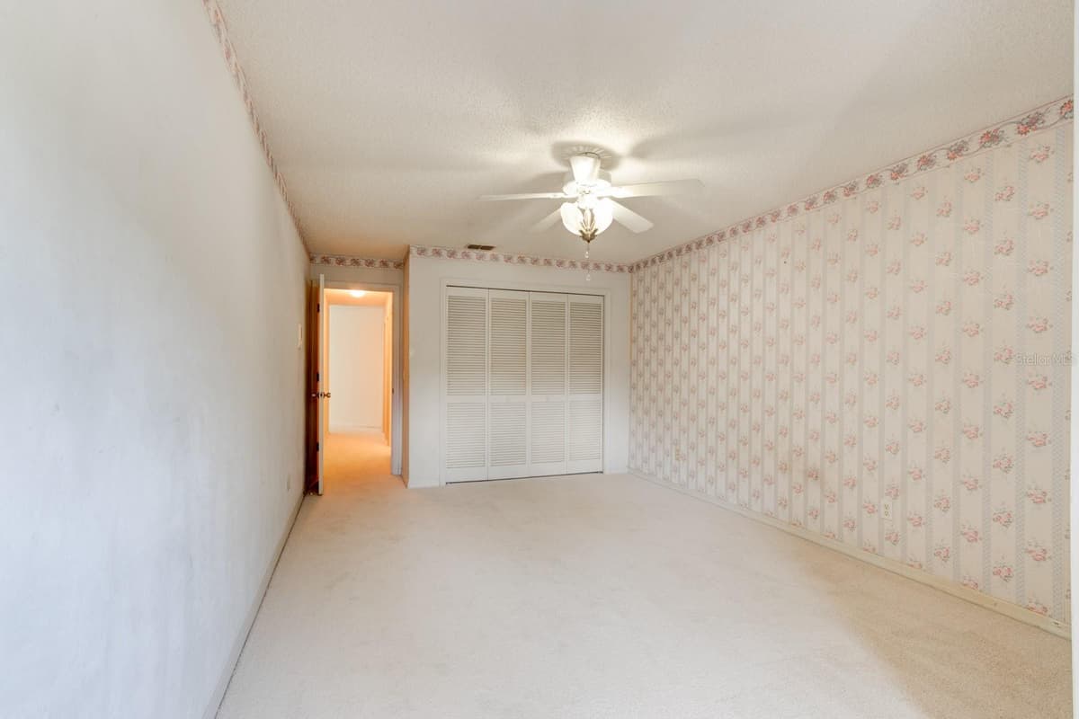 317 GLENBRIAR CIRCLE — photo 12 of 32