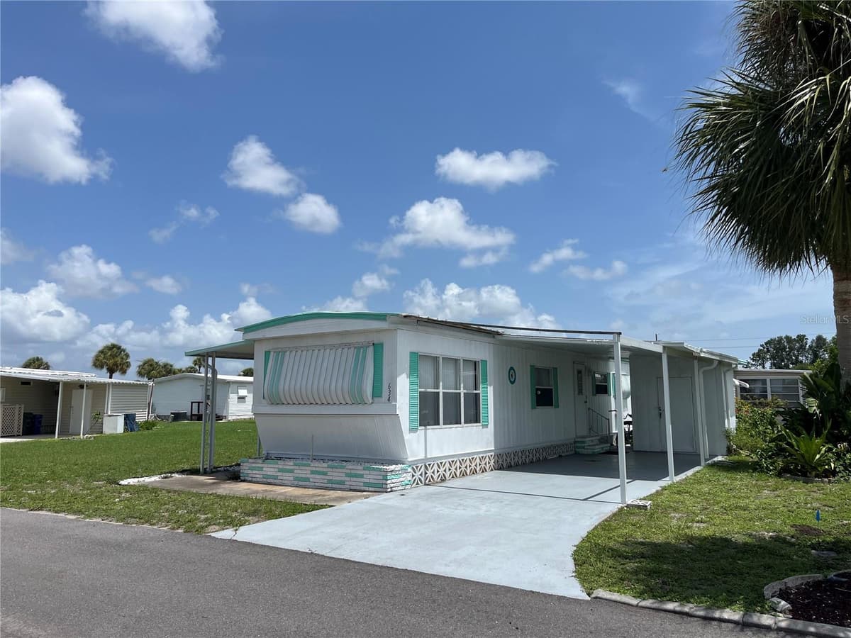 634 COMO DRIVE — photo 1 of 27