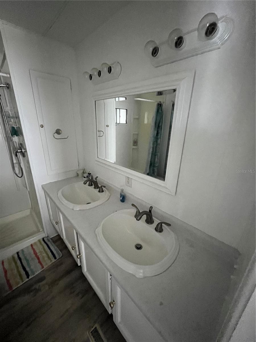 634 COMO DRIVE — photo 17 of 27