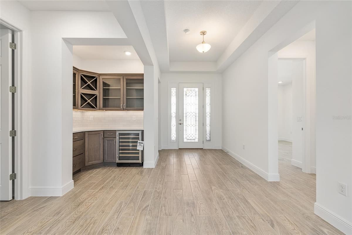 10233 82ND PLACE ROAD — photo 8 of 41