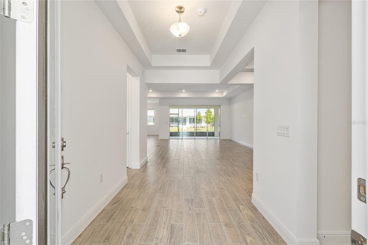 10233 82ND PLACE ROAD — photo 7 of 41
