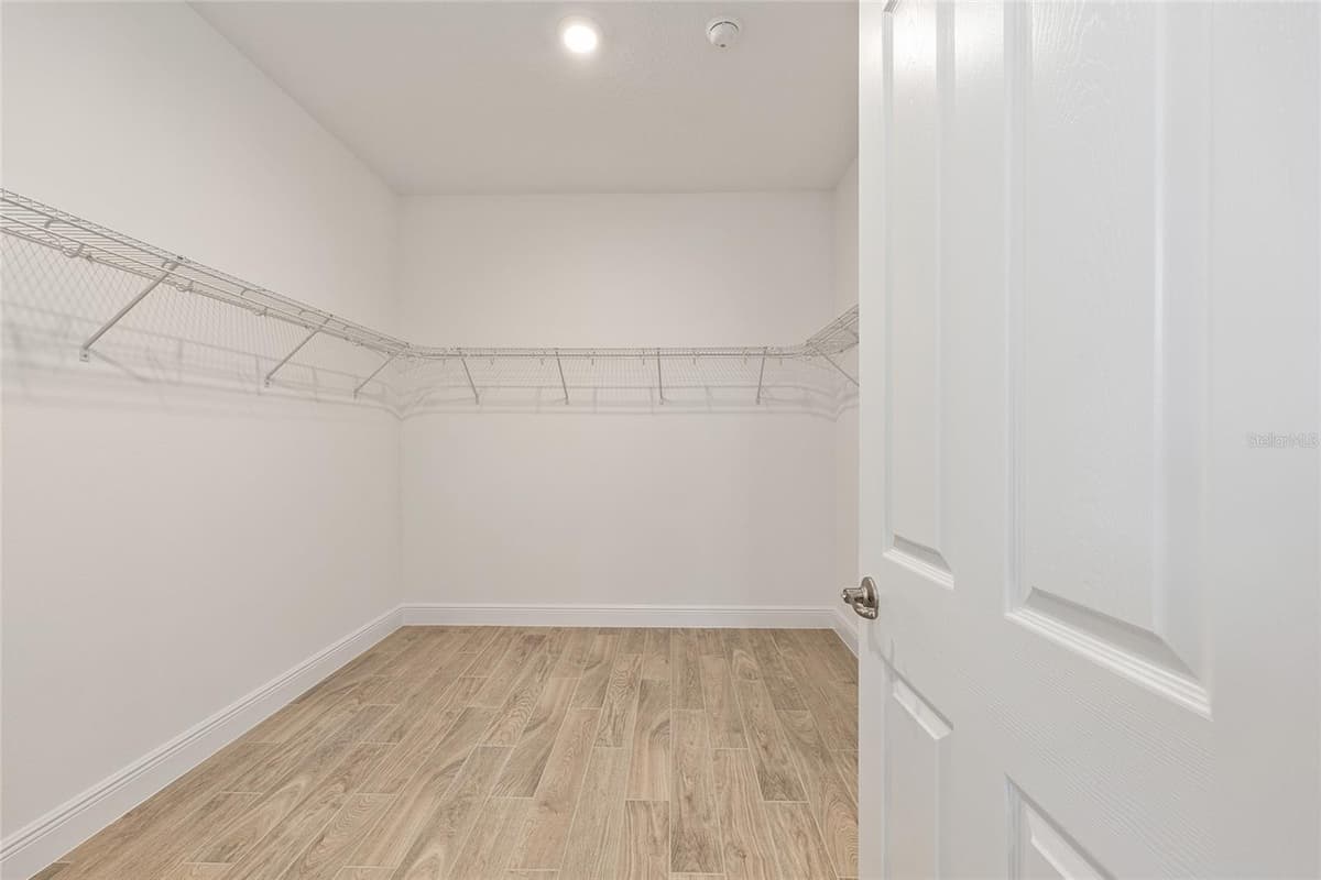 10233 82ND PLACE ROAD — photo 33 of 41