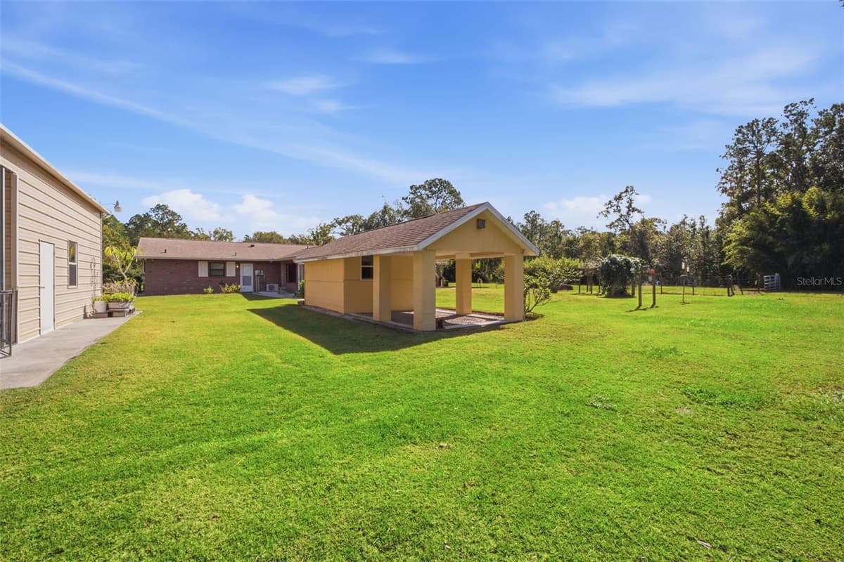 9240 MOORE ROAD — photo 45 of 54
