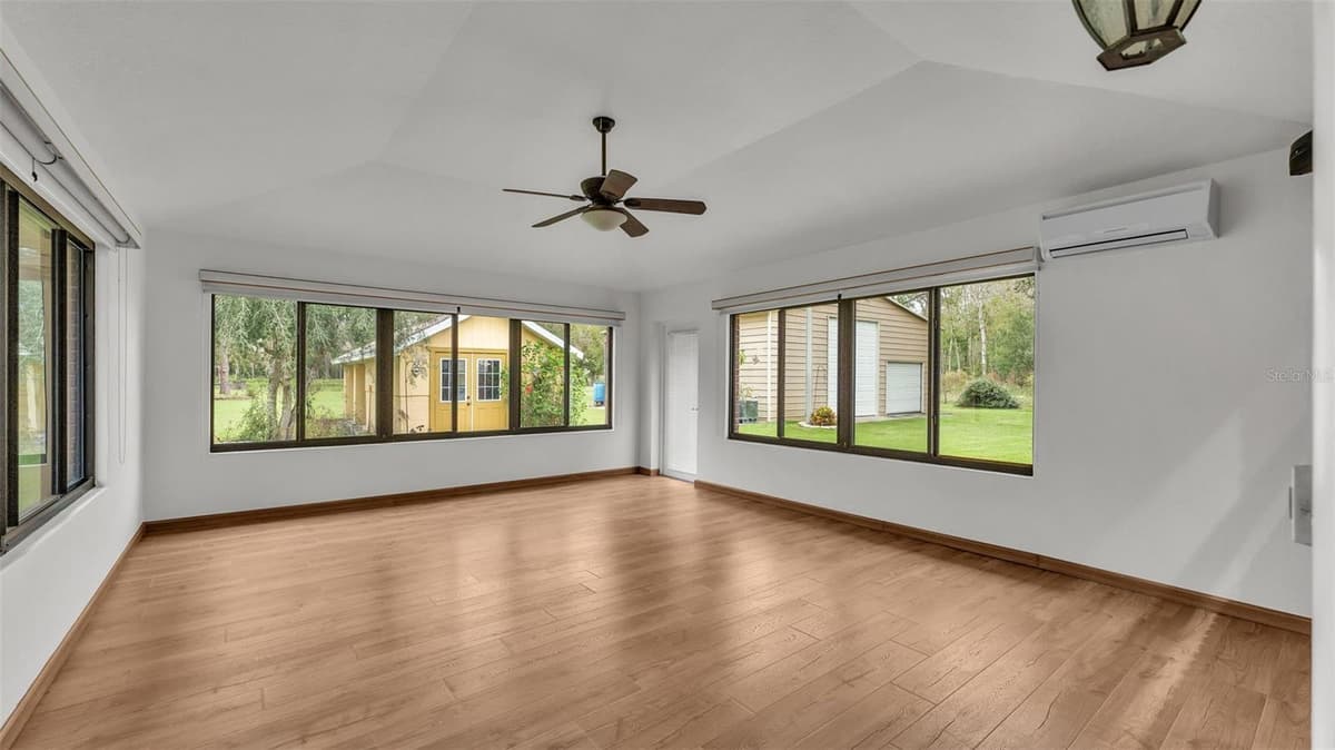 9240 MOORE ROAD — photo 13 of 54