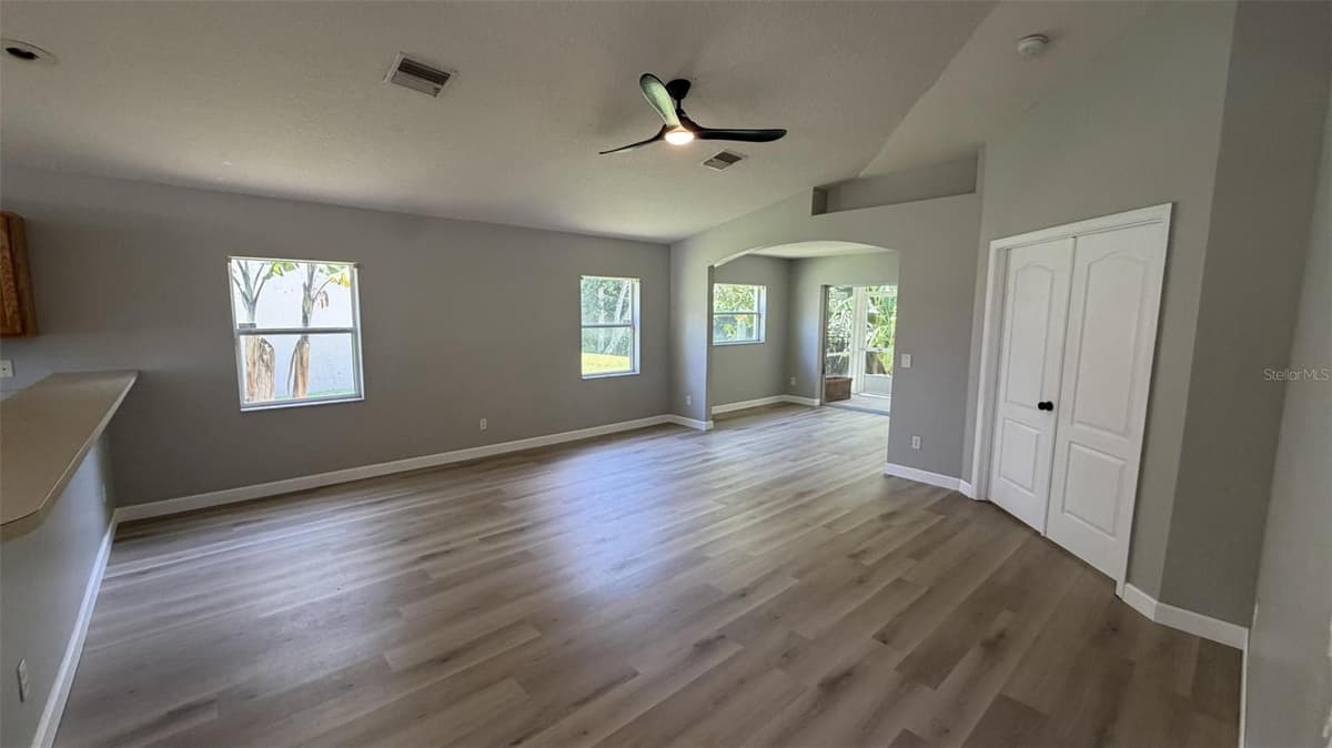 649 MACON DRIVE — photo 22 of 38