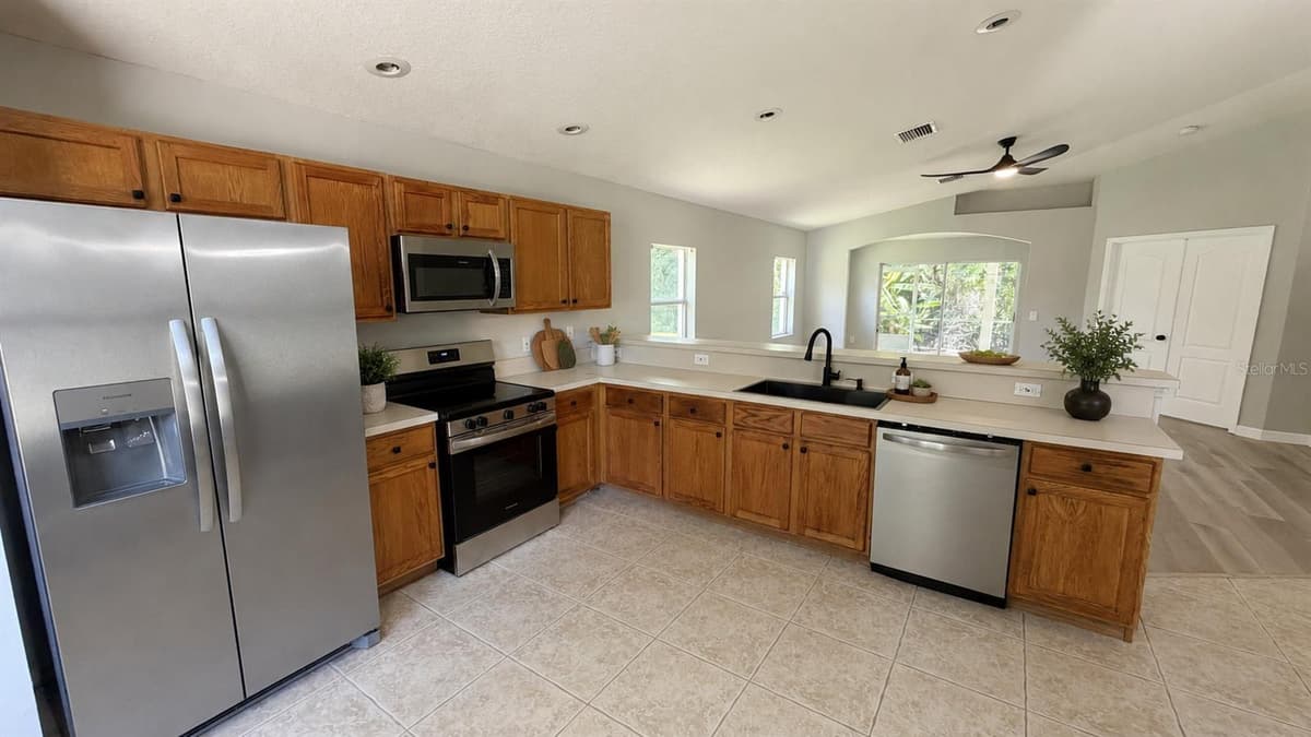 649 MACON DRIVE — photo 5 of 38