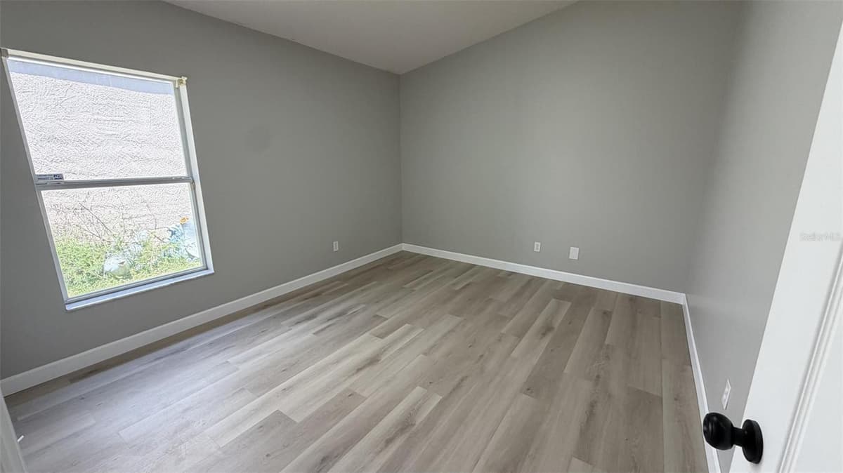 649 MACON DRIVE — photo 31 of 38