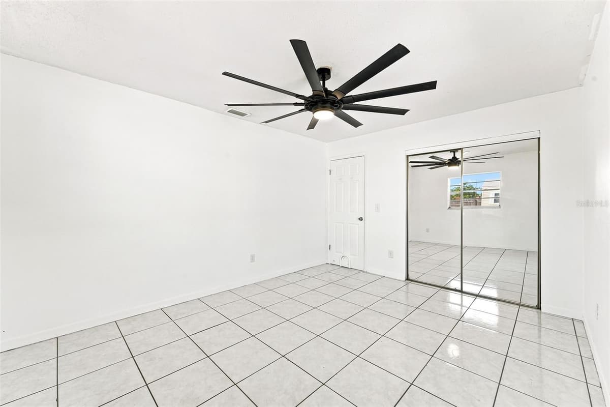 1289 DANDELION DRIVE — photo 13 of 41