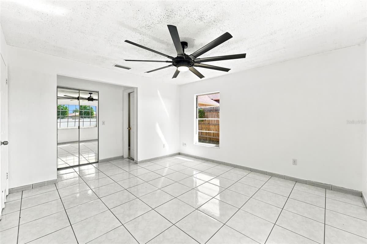 1289 DANDELION DRIVE — photo 16 of 41