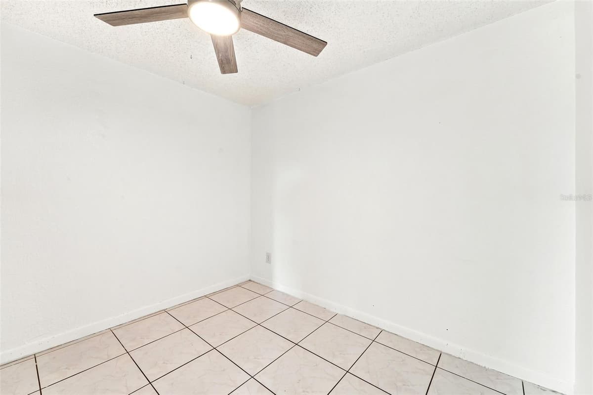 1289 DANDELION DRIVE — photo 20 of 41