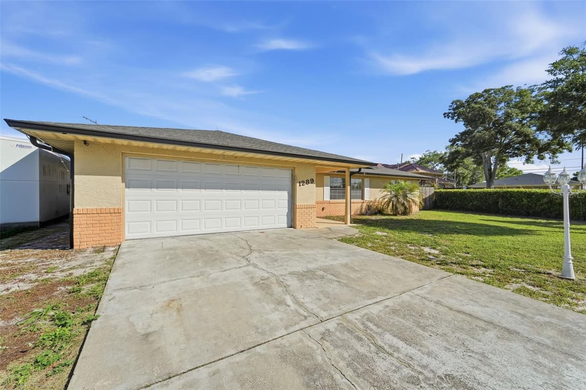 1289 DANDELION DRIVE — photo 5 of 41