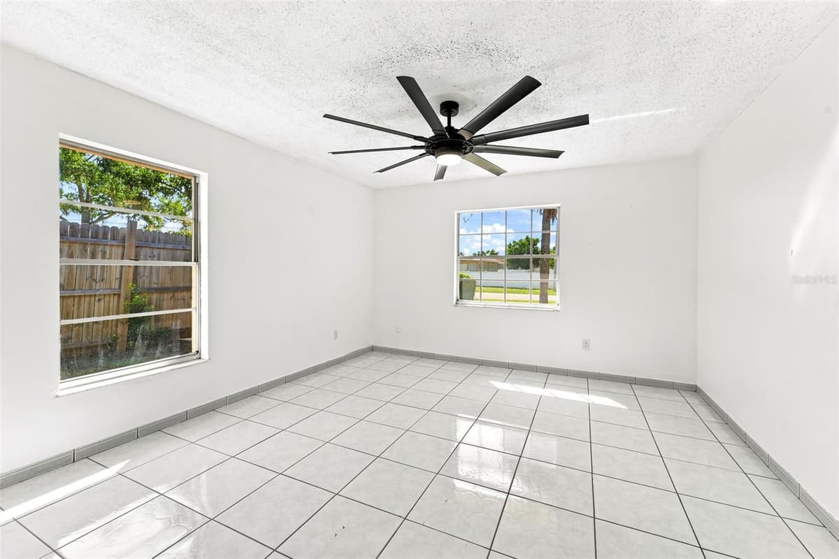 1289 DANDELION DRIVE — photo 17 of 41