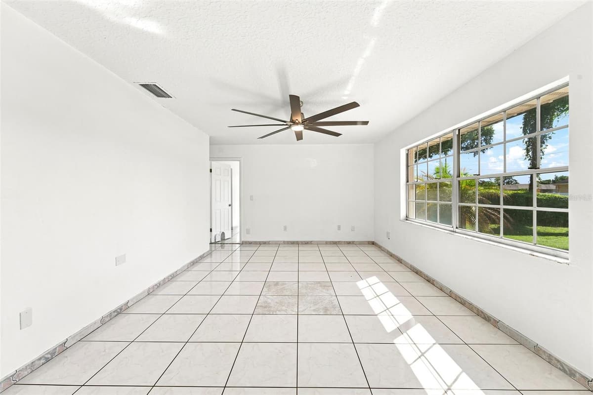 1289 DANDELION DRIVE — photo 6 of 41