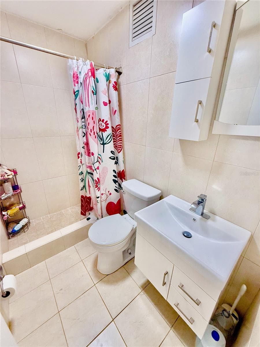 6400 ISLA VERDE AVENUE — photo 11 of 29