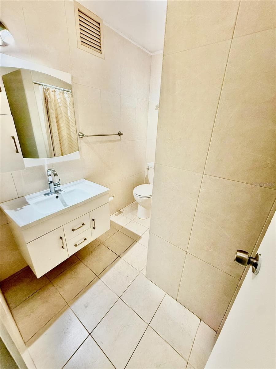 6400 ISLA VERDE AVENUE — photo 16 of 29