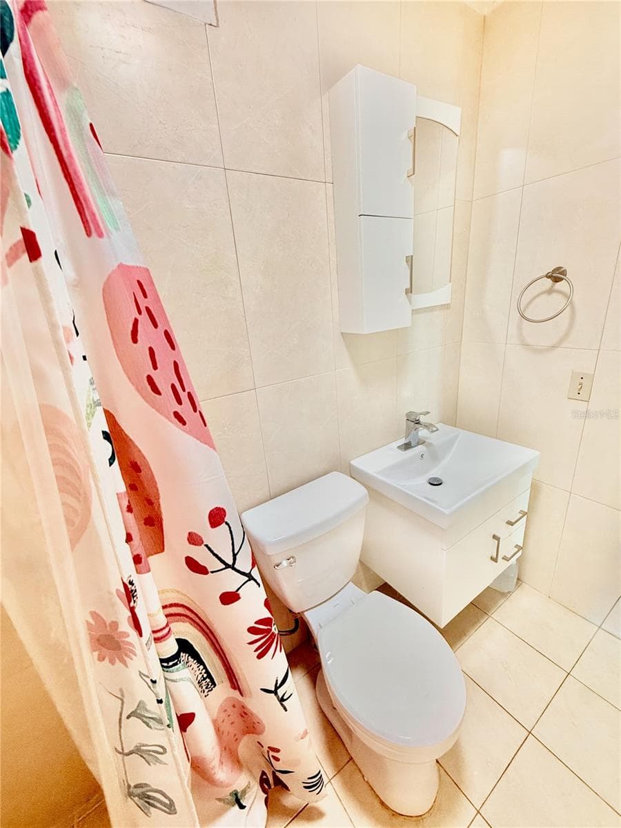 6400 ISLA VERDE AVENUE — photo 12 of 29