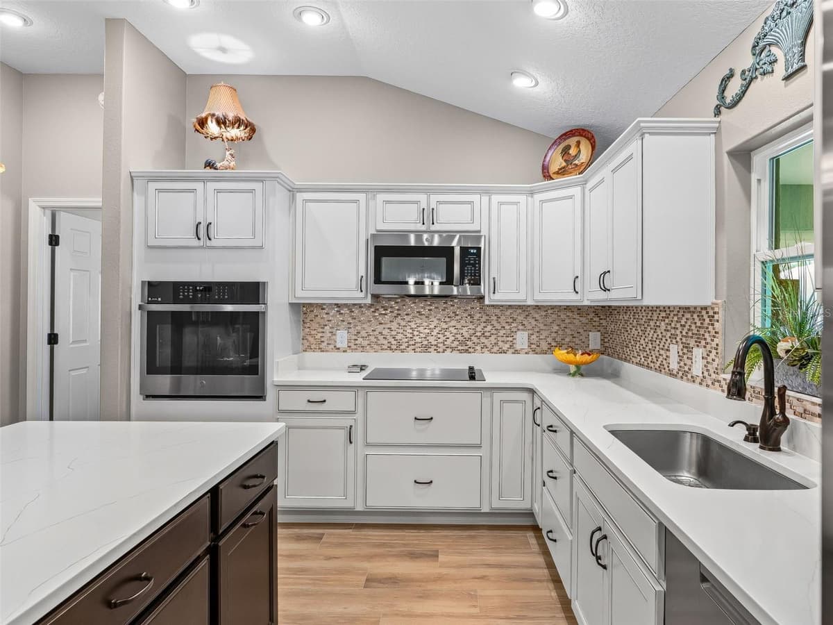 3286 DZURO DRIVE — photo 16 of 49