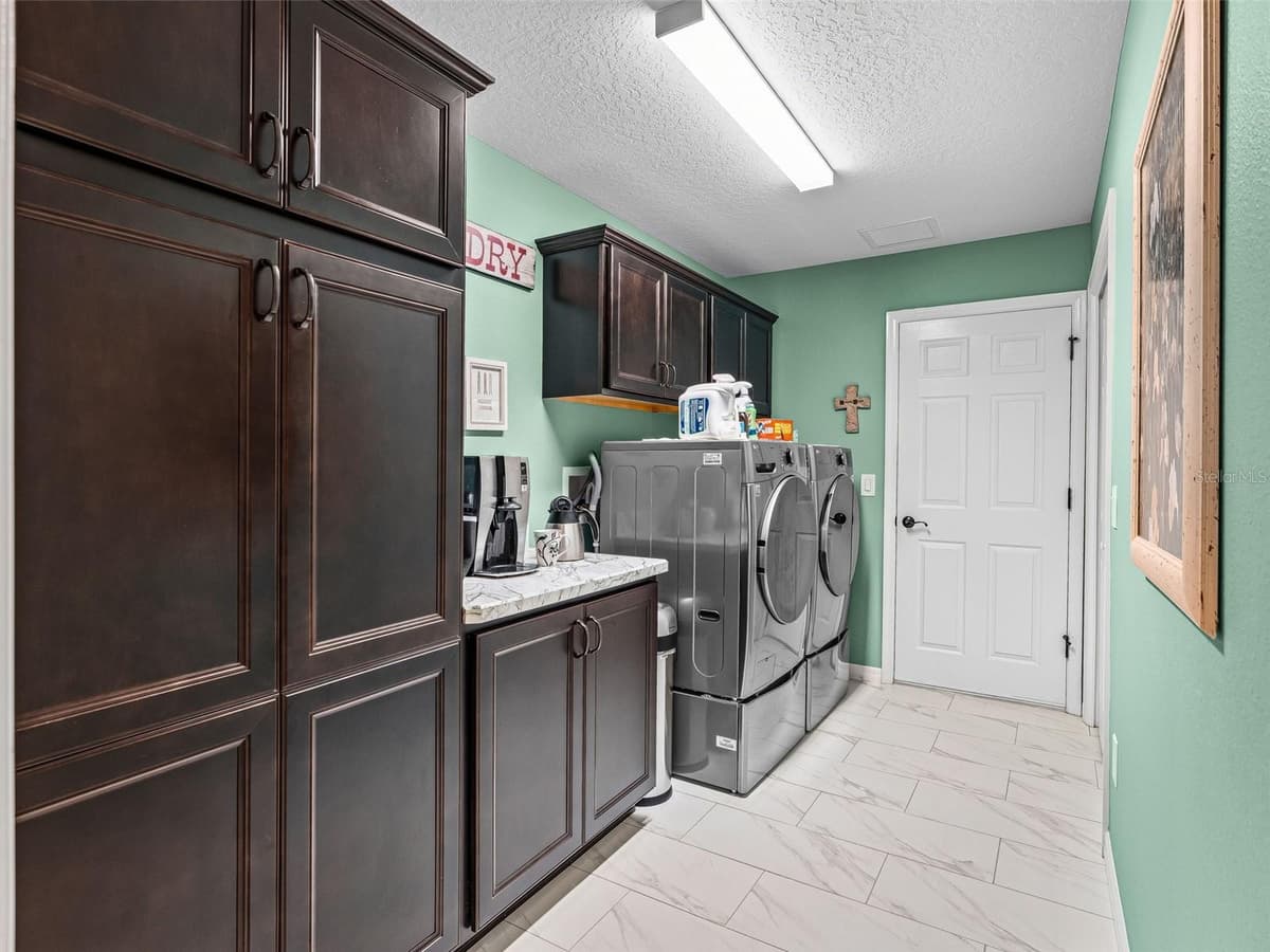 3286 DZURO DRIVE — photo 37 of 49