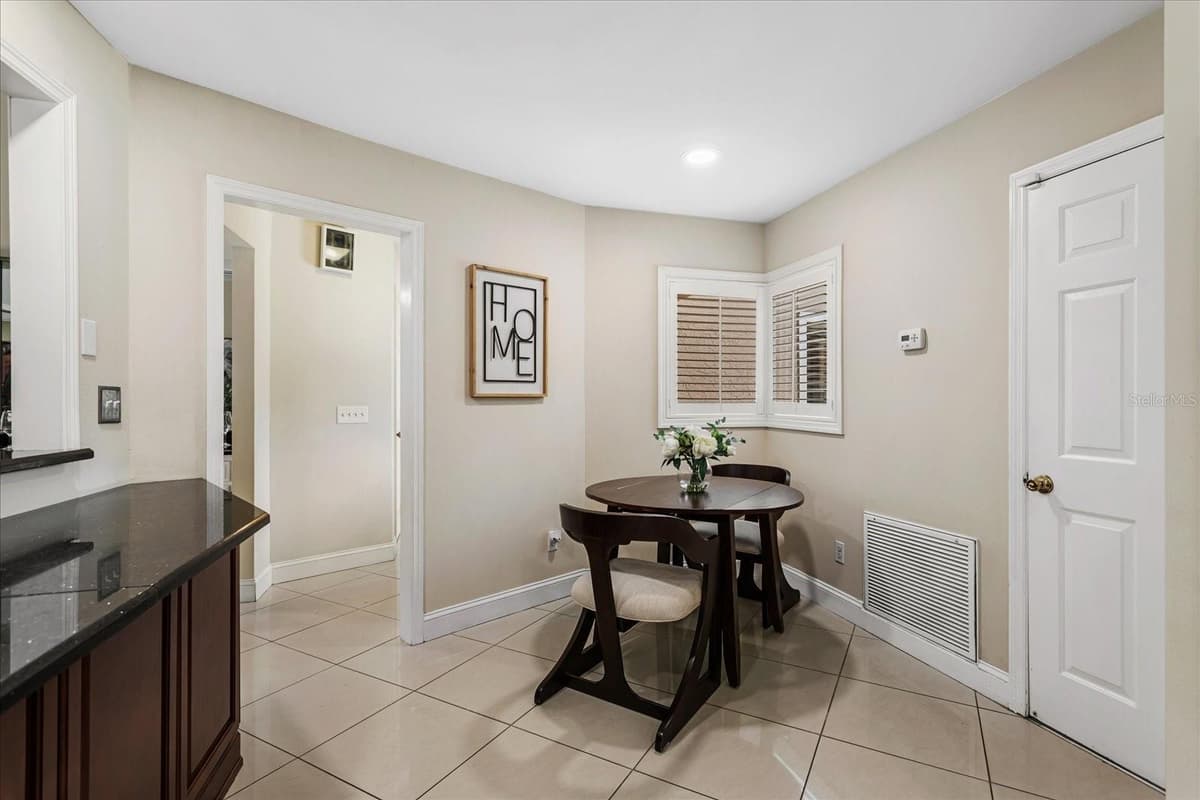 171 SHADOWBAY BOULEVARD — photo 16 of 47