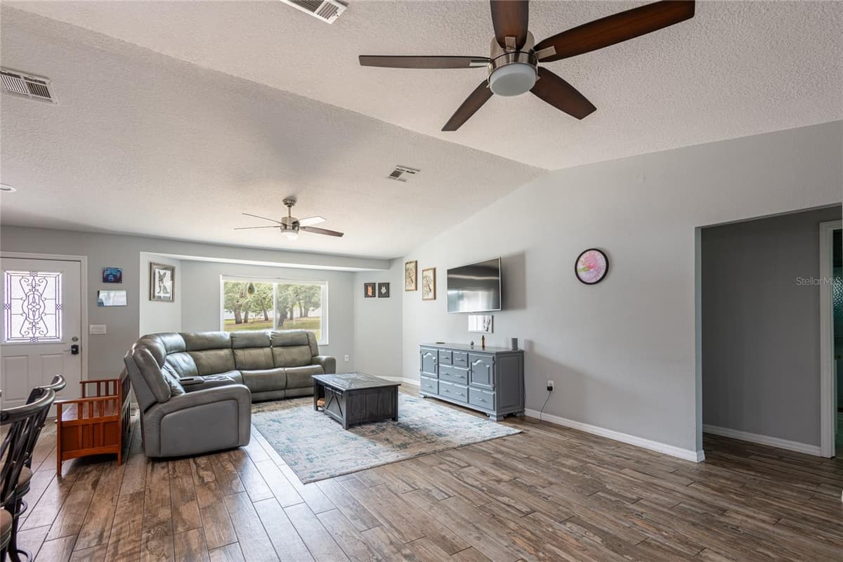 16142 BREAKWATER LANE — photo 3 of 30
