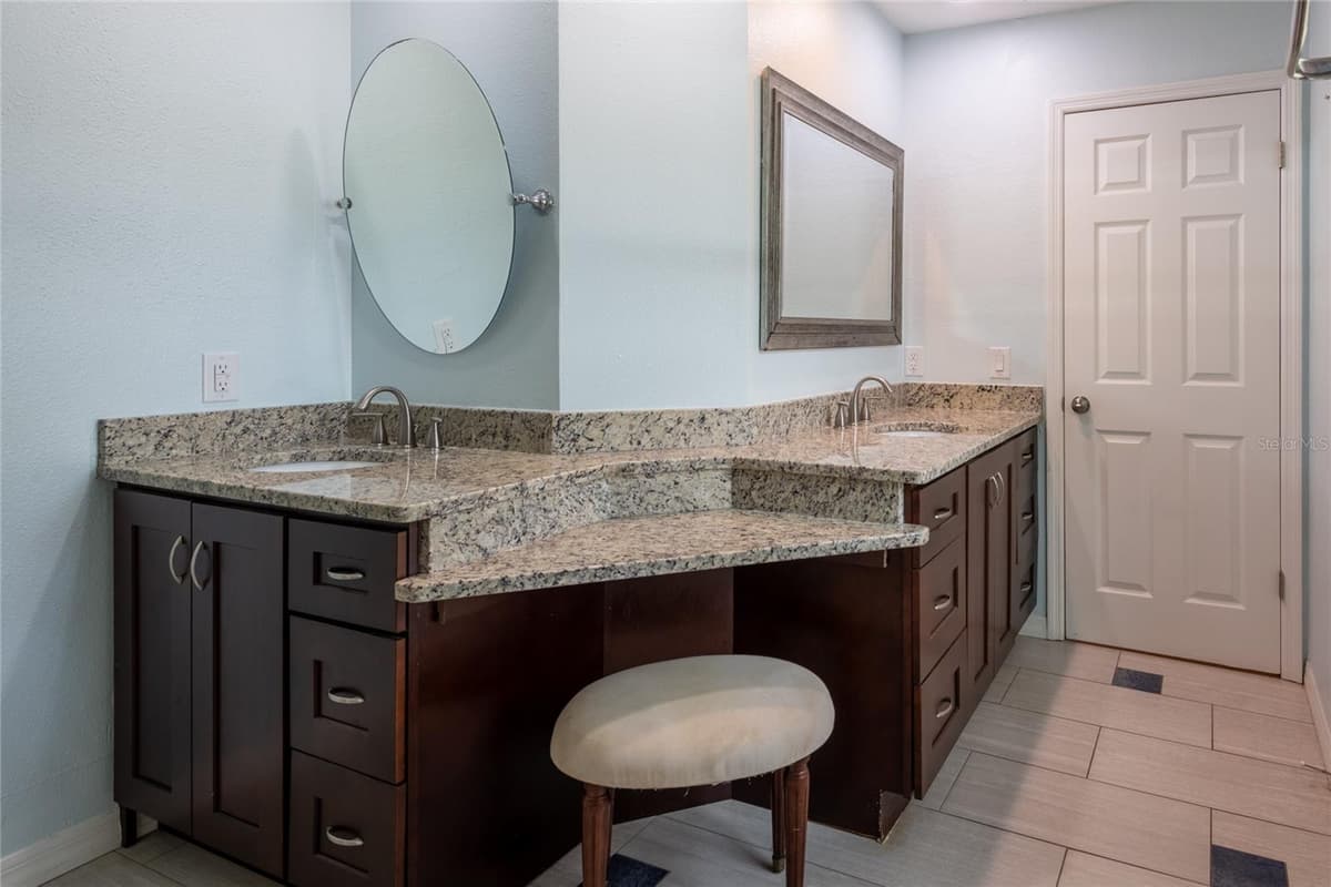 16142 BREAKWATER LANE — photo 10 of 30