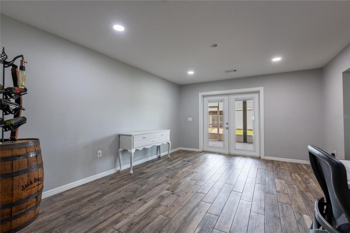 16142 BREAKWATER LANE — photo 4 of 30