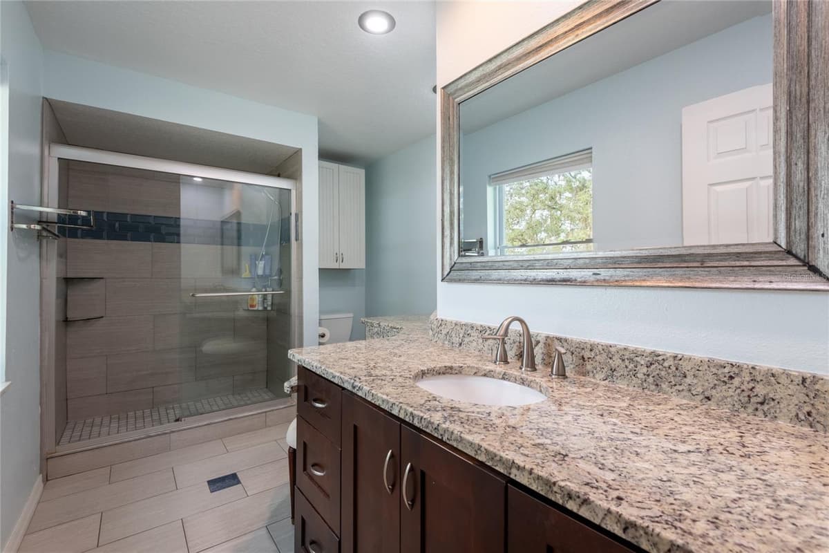 16142 BREAKWATER LANE — photo 9 of 30