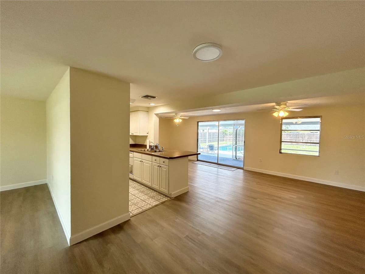 4485 COSTELLO STREET — photo 10 of 45
