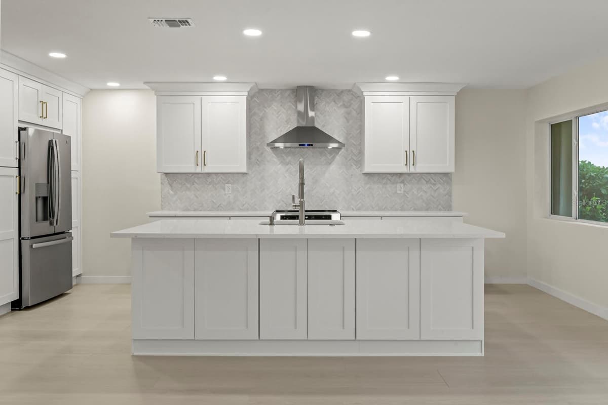 2703 LANCASTER DRIVE — photo 4 of 30