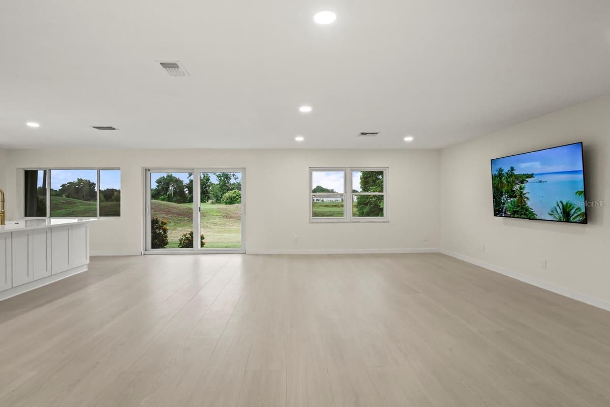 2703 LANCASTER DRIVE — photo 9 of 30