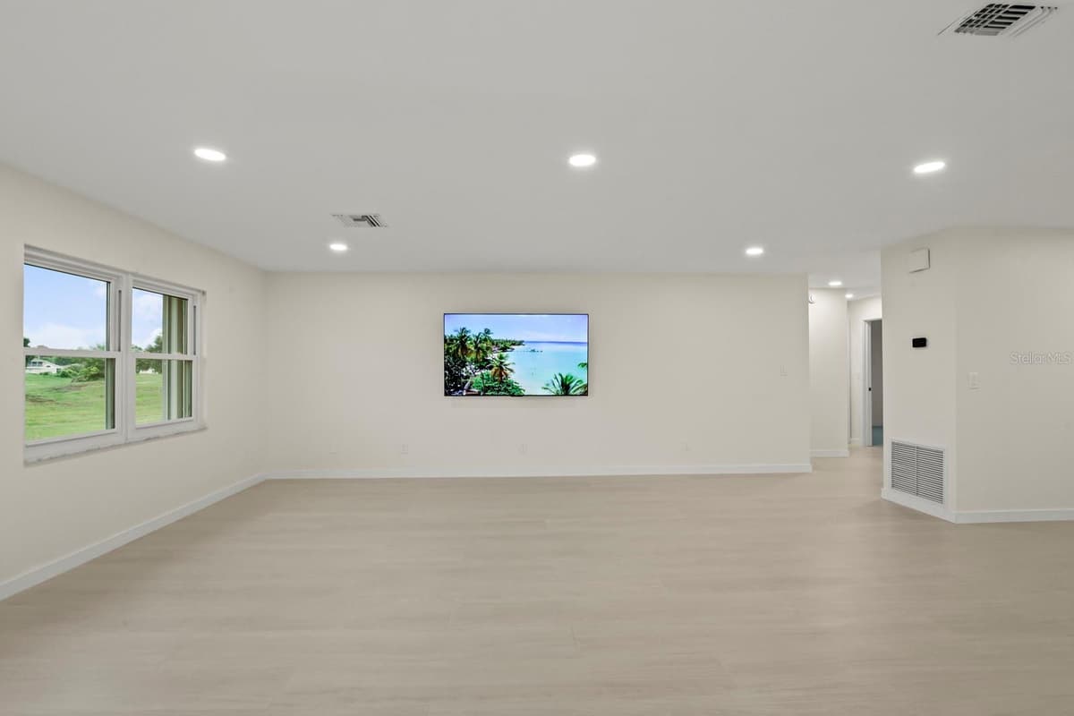 2703 LANCASTER DRIVE — photo 11 of 30