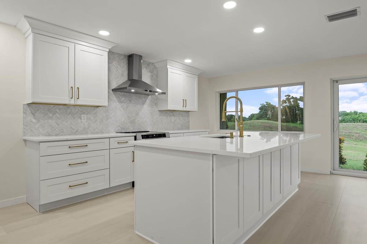 2703 LANCASTER DRIVE — photo 8 of 30