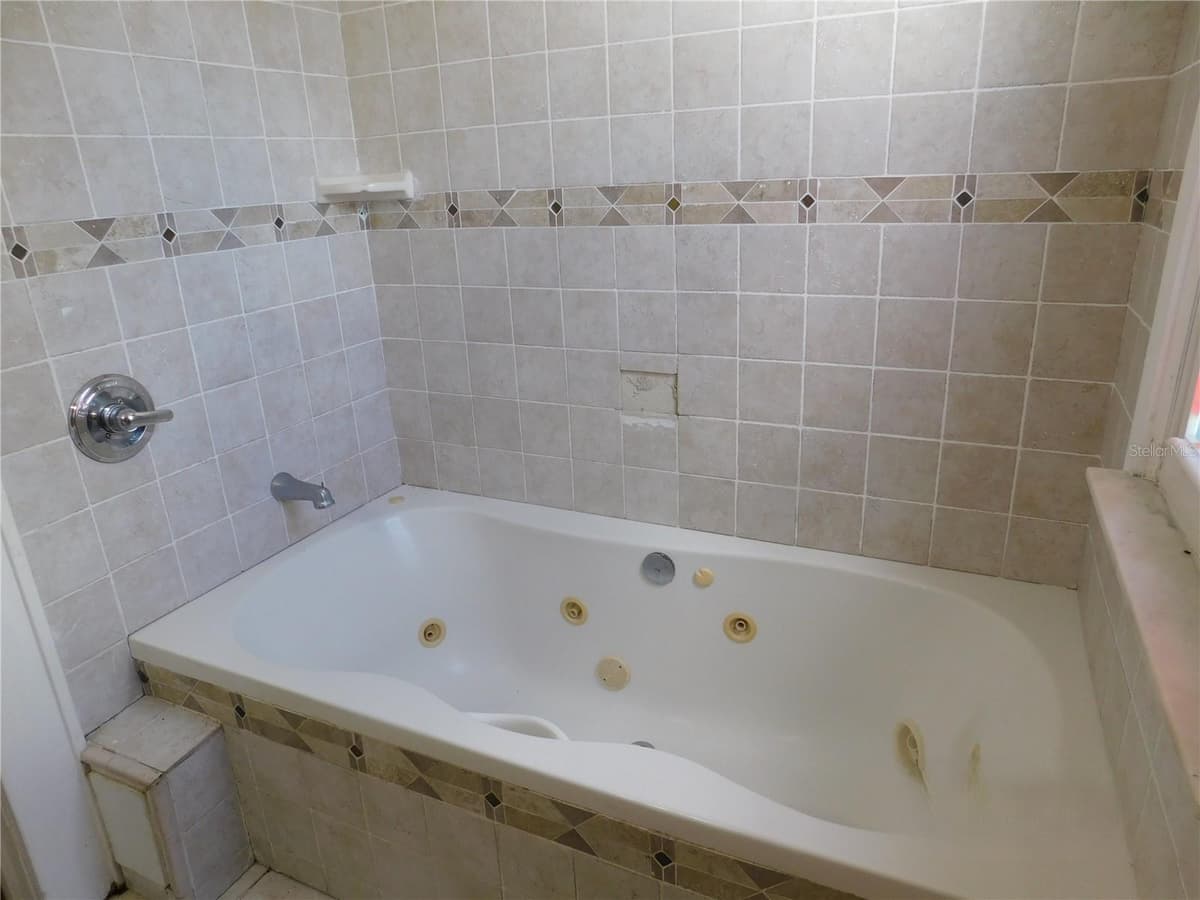 6400 12TH STREET — photo 34 of 36