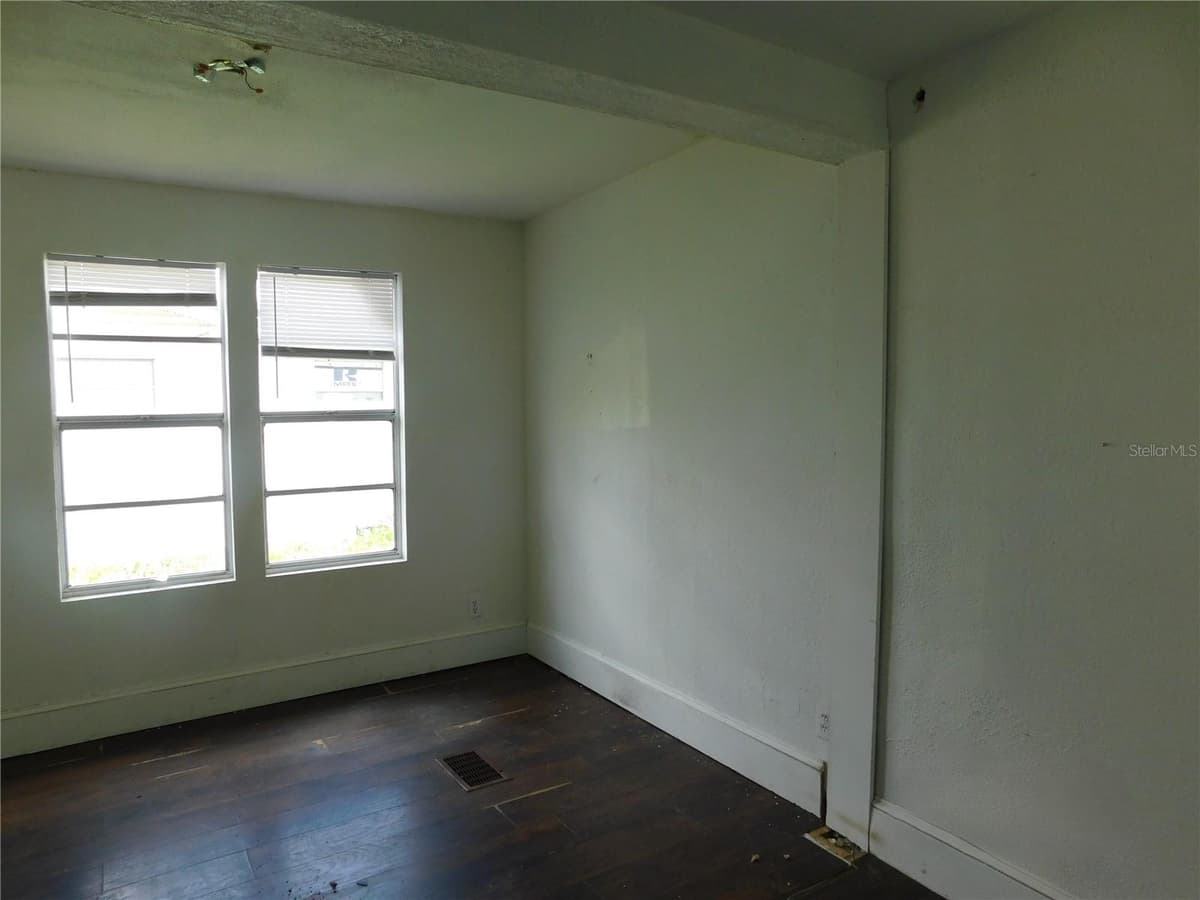 6400 12TH STREET — photo 13 of 36
