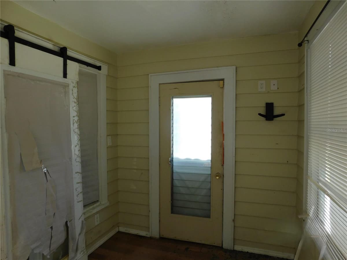 6400 12TH STREET — photo 6 of 36