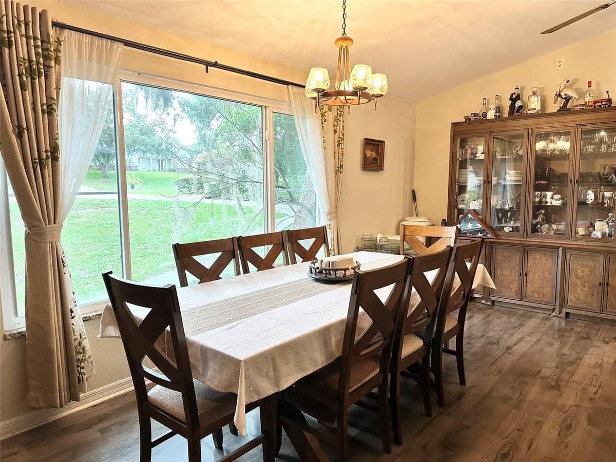 10844 POINCIANA DRIVE — photo 8 of 27