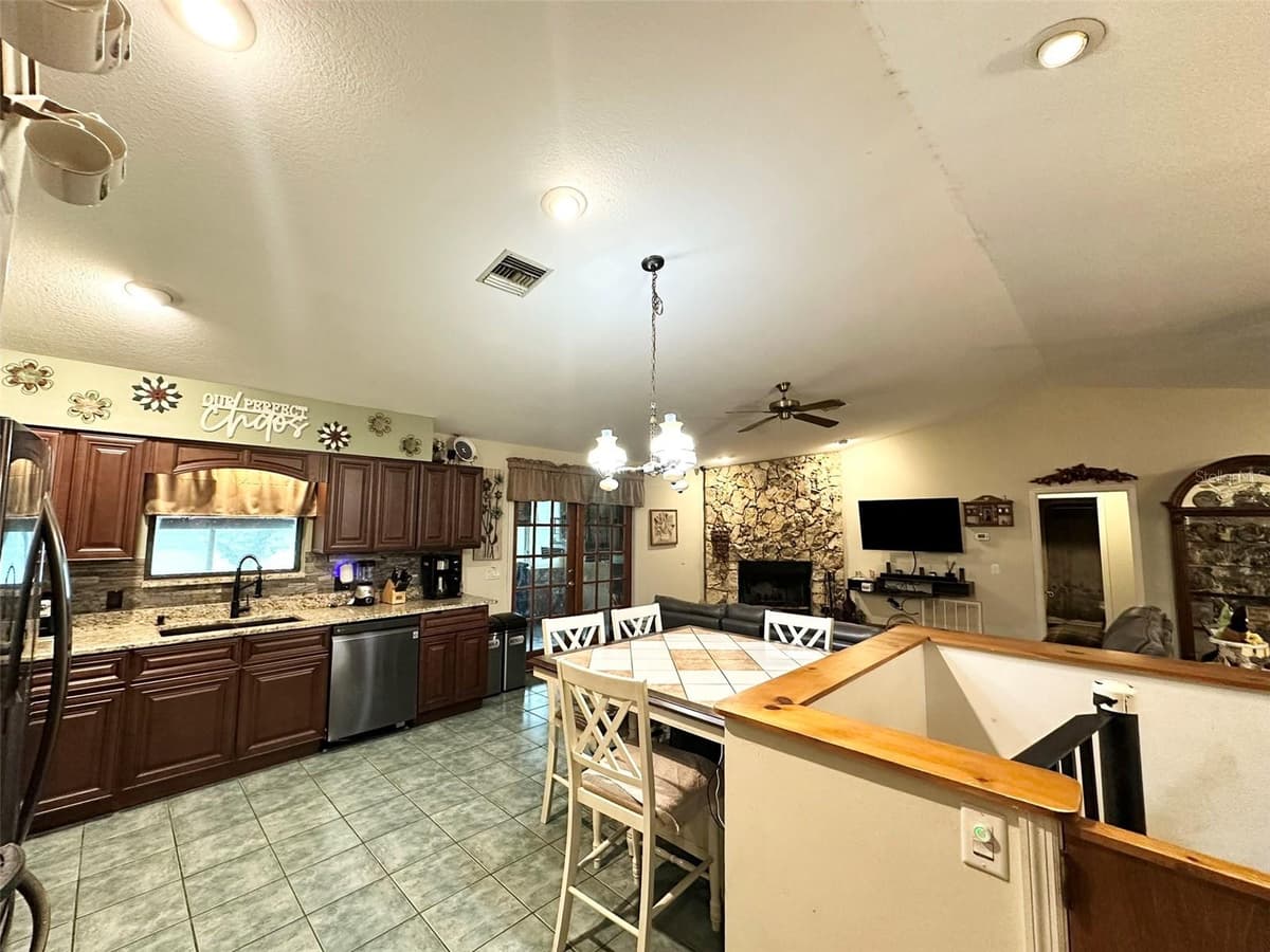 10844 POINCIANA DRIVE — photo 12 of 27