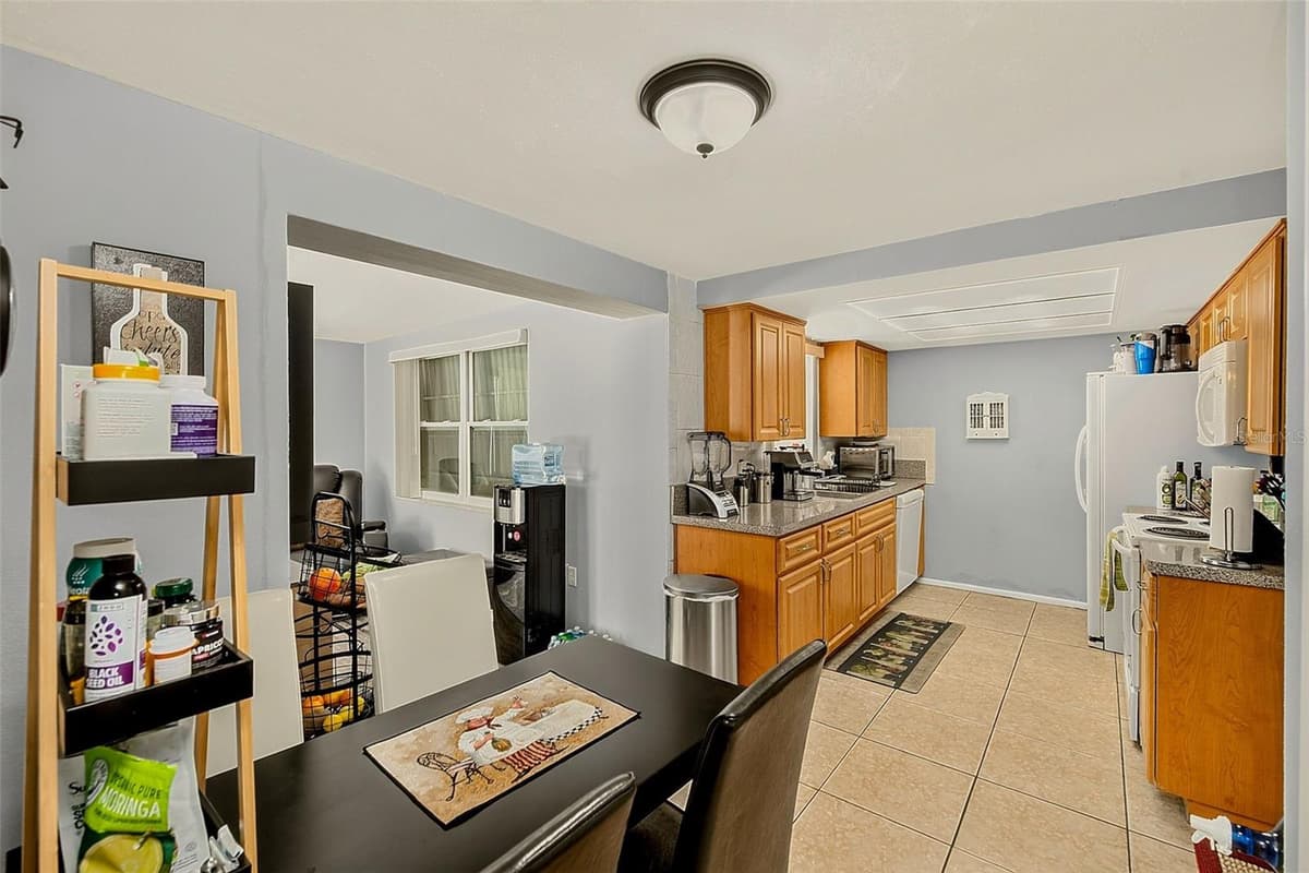 5126 ROSEWOOD DRIVE — photo 9 of 25