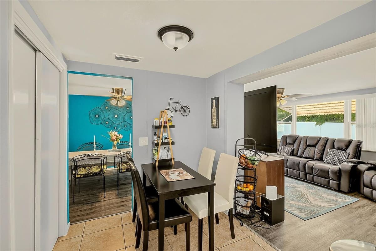 5126 ROSEWOOD DRIVE — photo 10 of 25