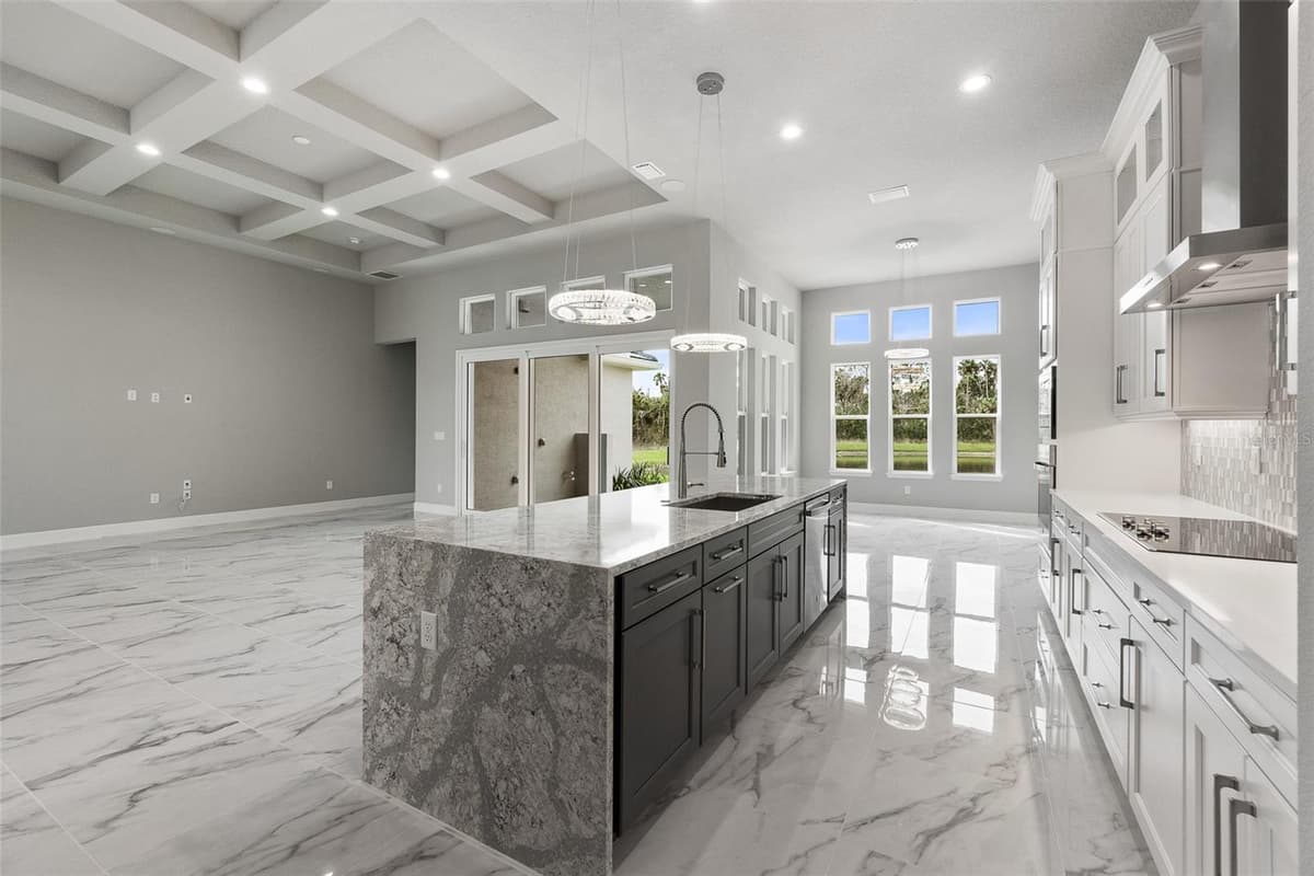 29 CORONADO ROAD — photo 14 of 62