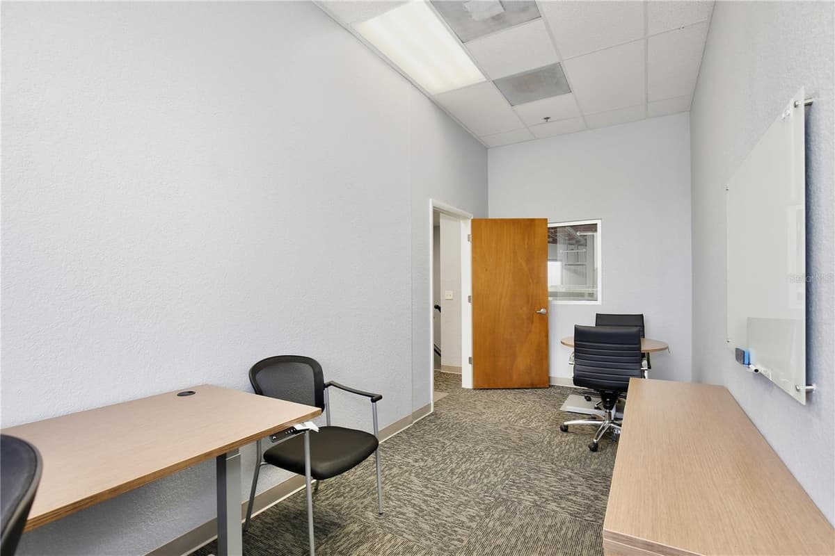 6881 KINGSPOINTE PARKWAY — photo 33 of 58