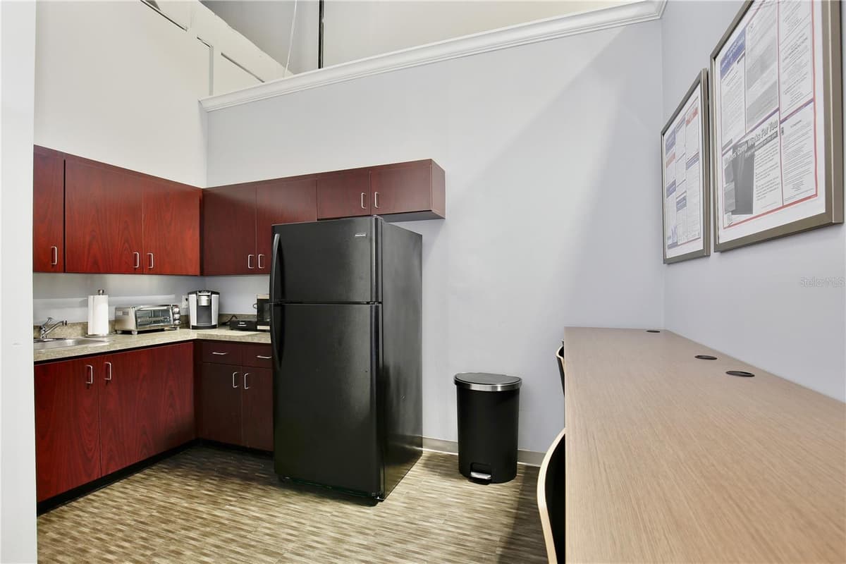 6881 KINGSPOINTE PARKWAY — photo 29 of 58