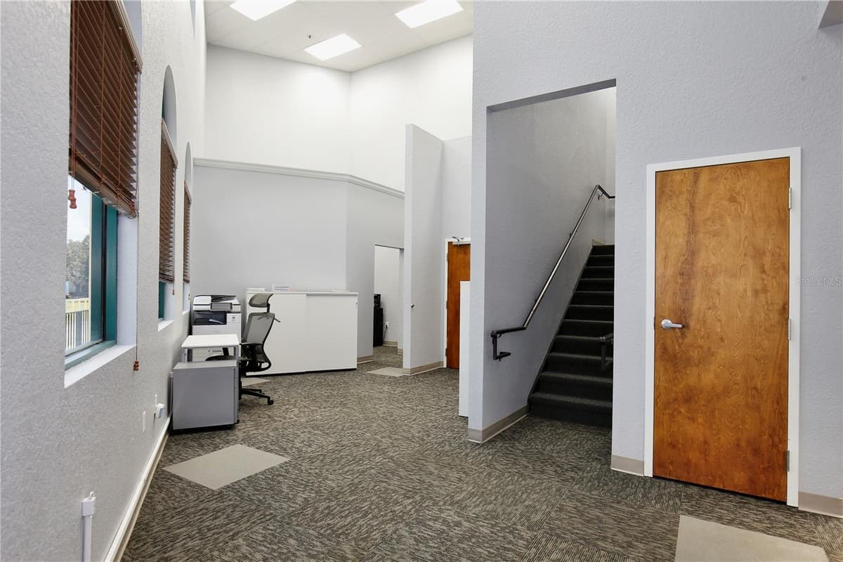 6881 KINGSPOINTE PARKWAY — photo 12 of 58