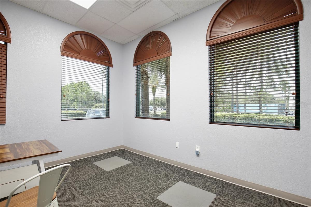 6881 KINGSPOINTE PARKWAY — photo 10 of 58