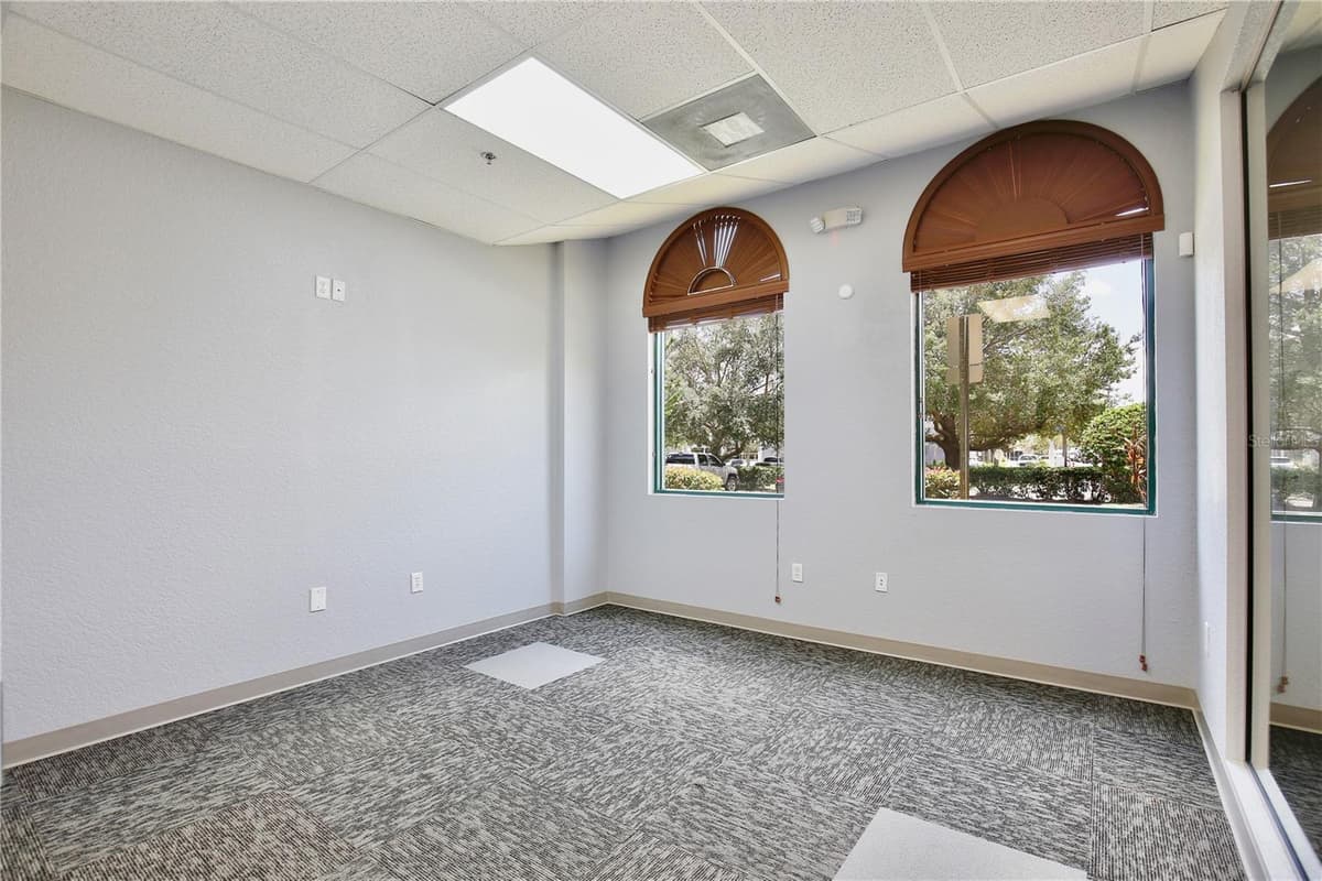 6881 KINGSPOINTE PARKWAY — photo 41 of 58