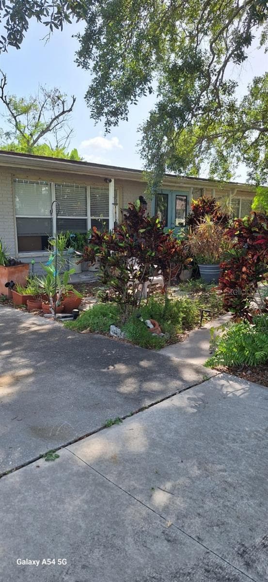 138 FRANCIS DRIVE — photo 1 of 17