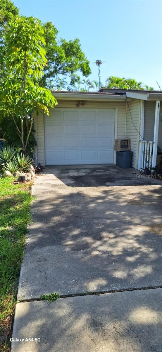 138 FRANCIS DRIVE — photo 5 of 17