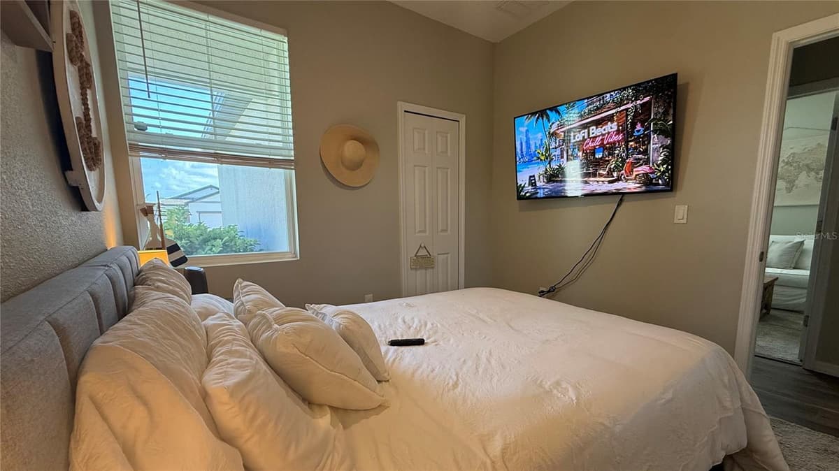 722 LADYFISH LN — photo 28 of 65