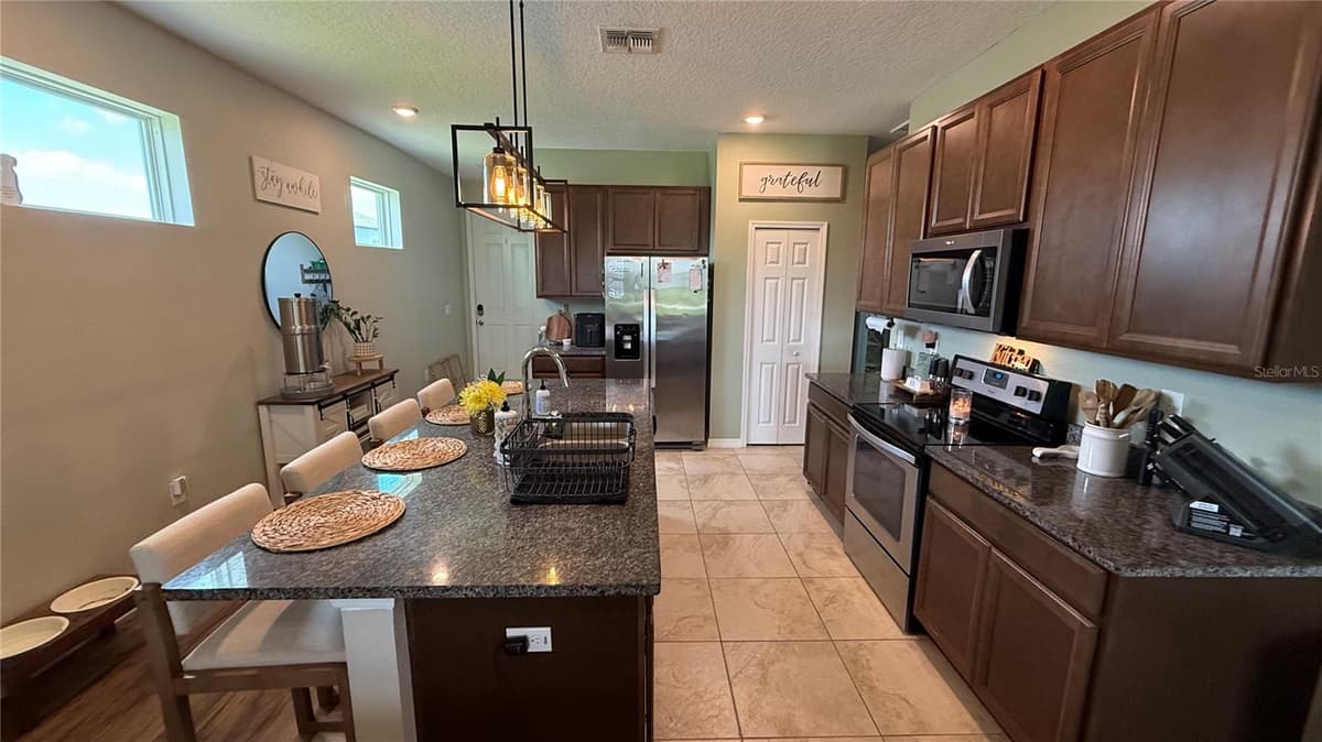 722 LADYFISH LN — photo 4 of 65